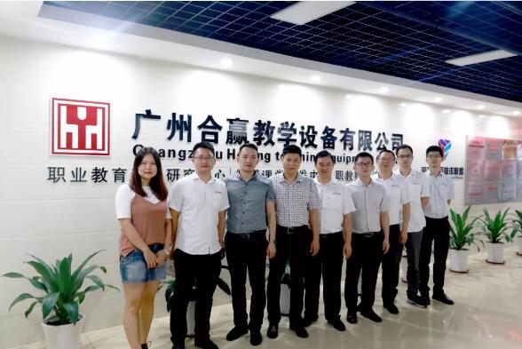 优先布局新能源汽车技术专业建设，为国家新能源汽车产业培养优质技术技能人才