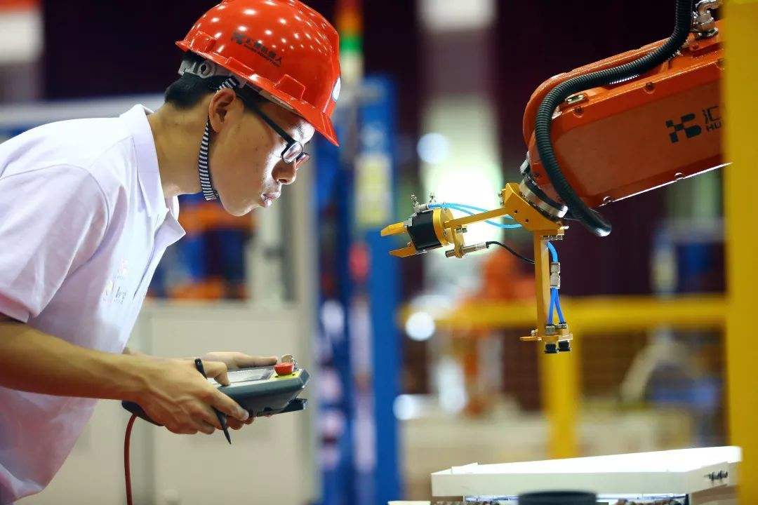 让智能制造走得更坚实 
